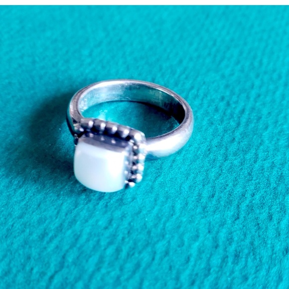 Silpada Sterling .925 Silver Button Frame Mother of Pearl Ring R1617 Size 8 - Picture 2 of 8